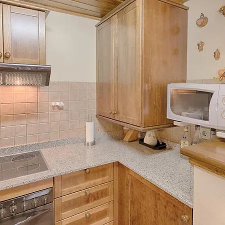 Saplan Real Estate Pleta Nheu 住宿加早餐酒店 4*